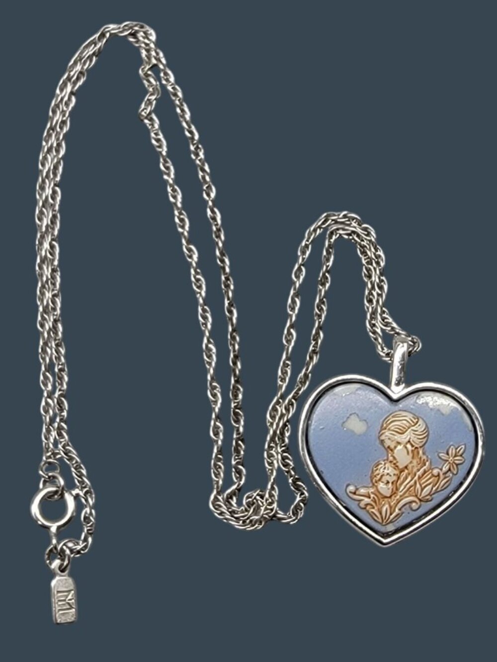 VTG Whiting & Davis Mother & Child Cameo Heart Pendant Necklace 18” Monet Chain